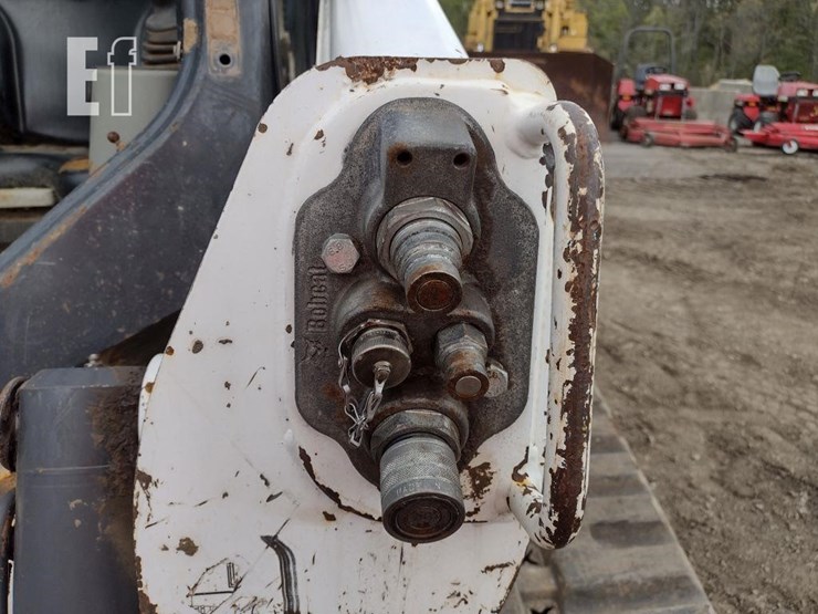 2013-bobcat-t770-image-27