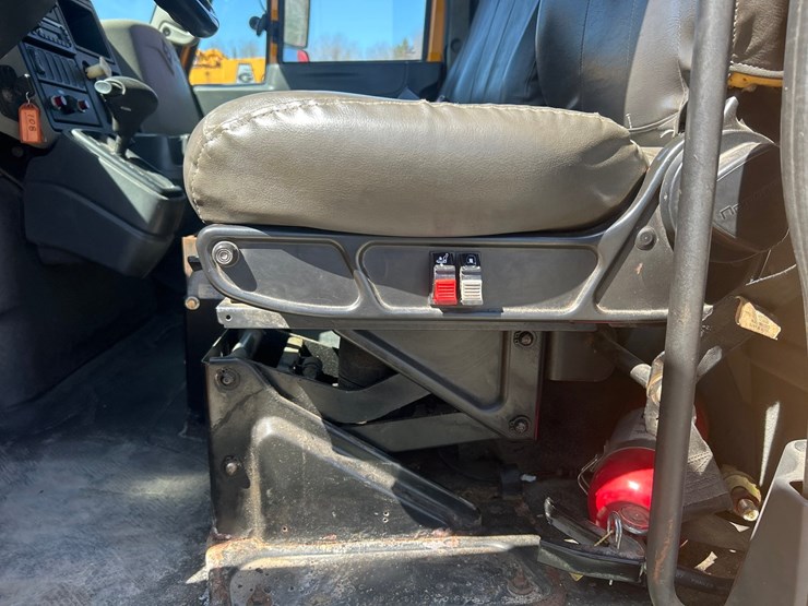 2013-international-durastar-4300-image-59