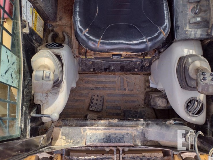 2005-caterpillar-287b-image-10