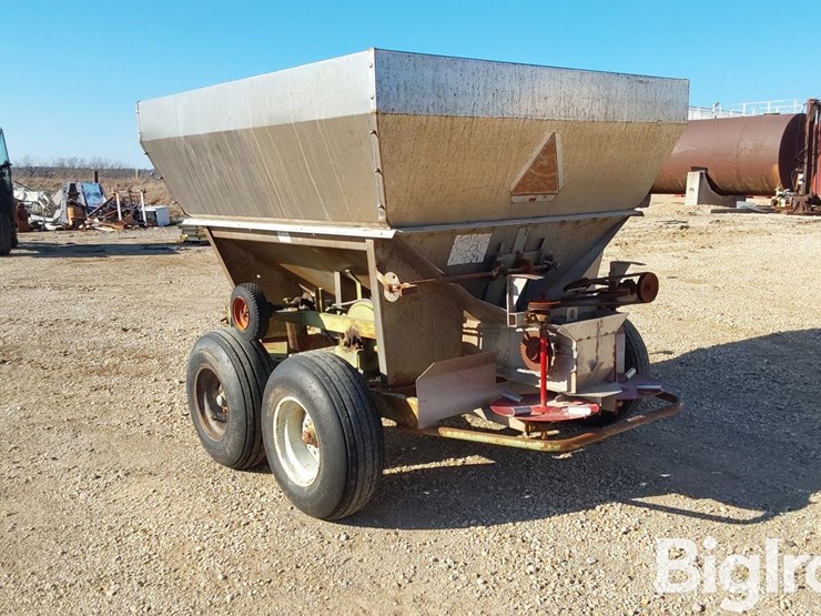 tyler-t/a-pull-type-fertilizer-spreader-image-7