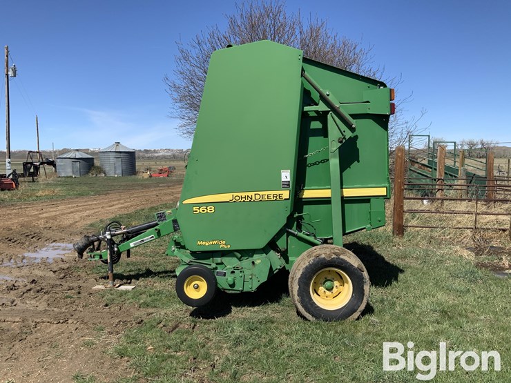 2010-john-deere-568-image-8