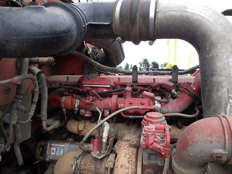 2016-peterbilt-3-axle-logging-truck-image-68