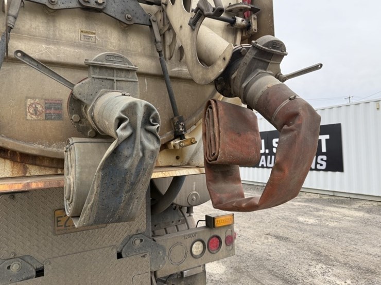 2012-international-7600-image-16