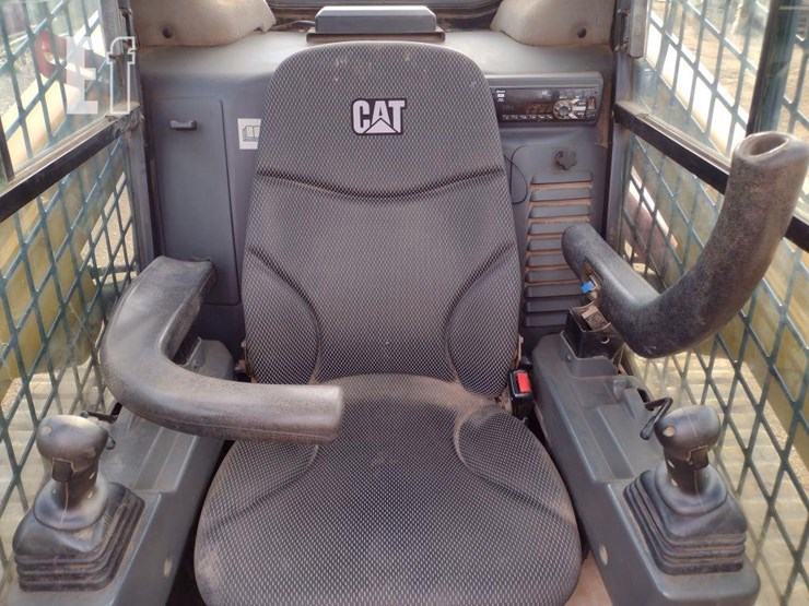 2020-caterpillar-259d3-image-9