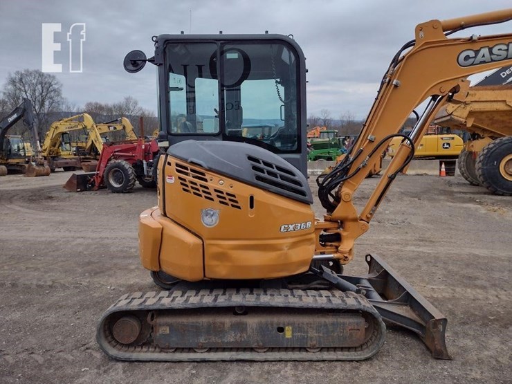 2017-case-cx36b-image-23