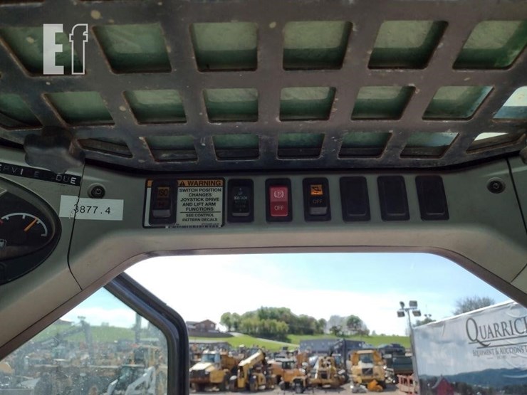 2009-bobcat-t320-image-8