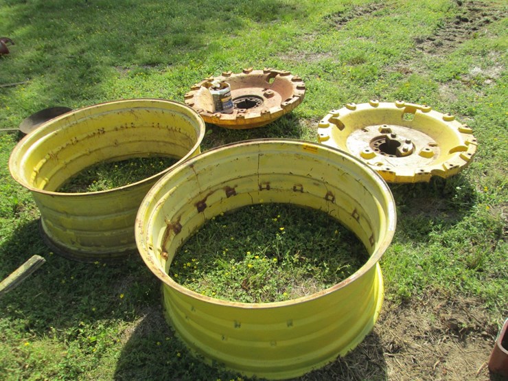 #36754-•-john-deere-rims-w/cast-centers-&-wedges-image-2