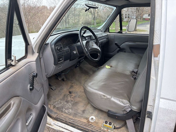 1997-ford-super-duty-dump-truck-image-19