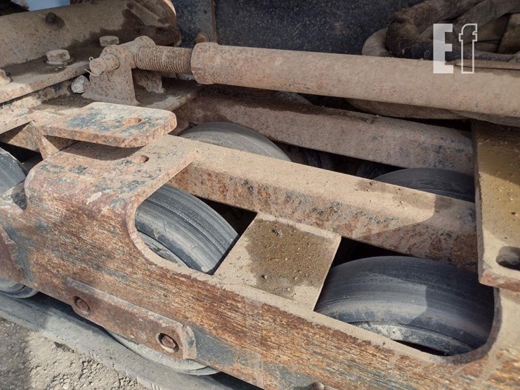 2005-caterpillar-287b-image-16