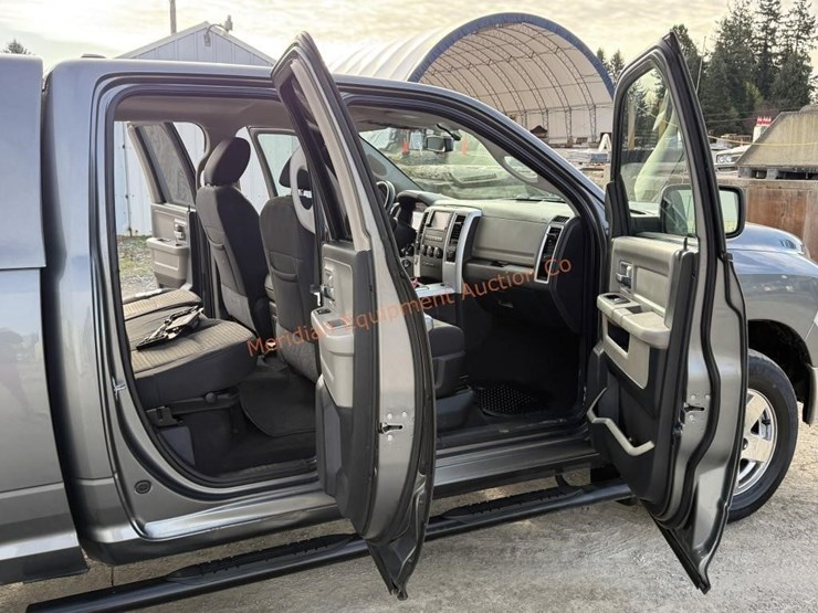 2011-dodge-1500-image-19