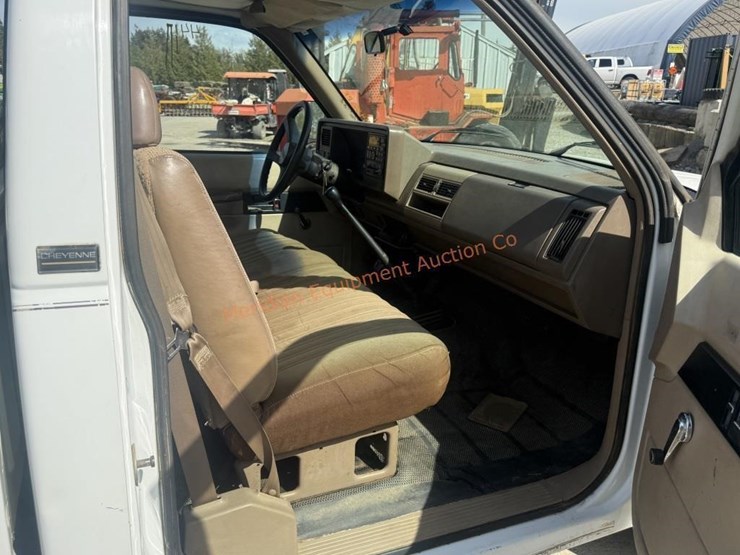 1992-chevrolet-cheyenne-1500-image-21