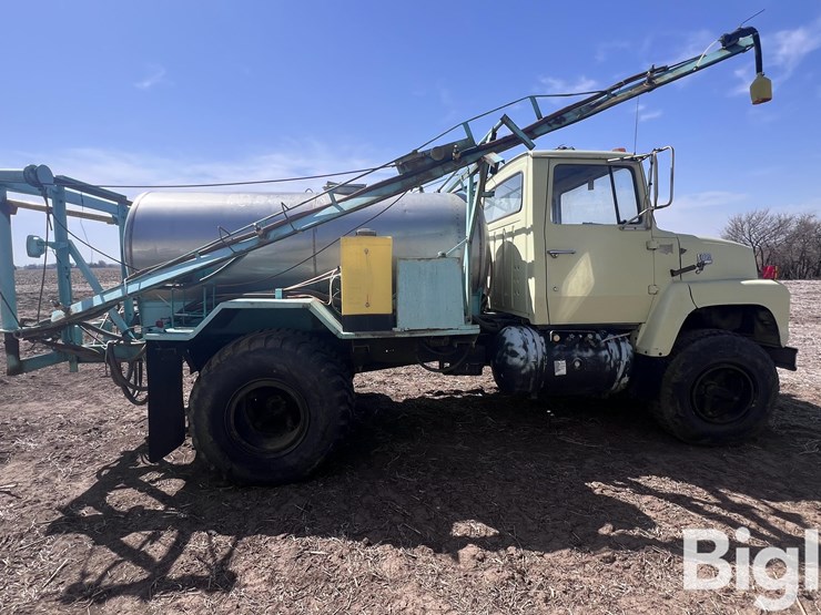 1976-ford-f700-image-4