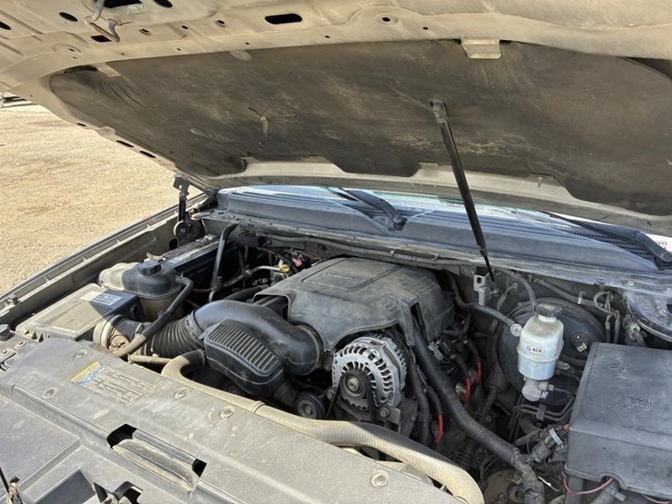 2007-chevrolet-suburban-image-6