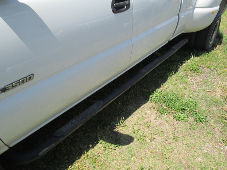 2001-chevrolet-3500-image-18