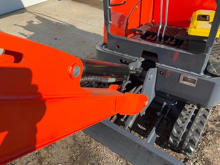 #1203-•-unused-sdle18p-mini-excavator*---middlebury,-in-image-9