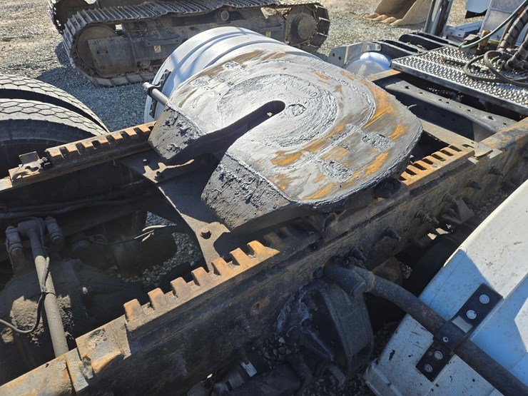 2013-peterbilt-386-image-27