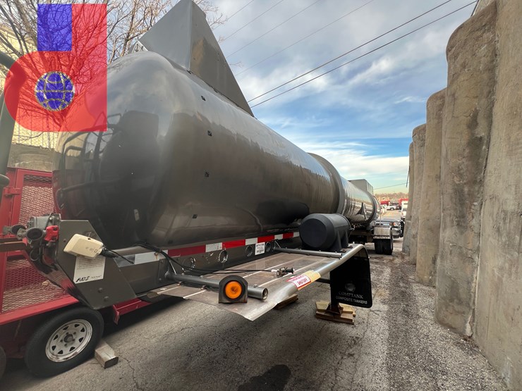 2011-comptank-corporation-5,500-gal.-t/a-acid-transport-trailer-**fresh-vik-inspection**-image-6