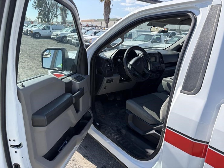 2017-ford-f150-xl-image-10