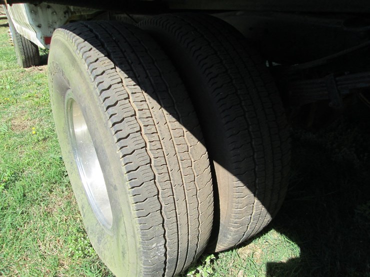 1986-ford-f350-image-5