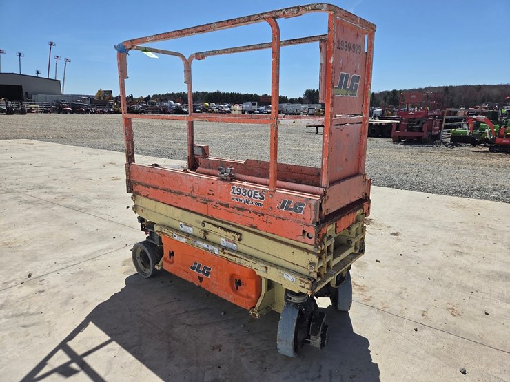 2017-jlg-1930es-image-7