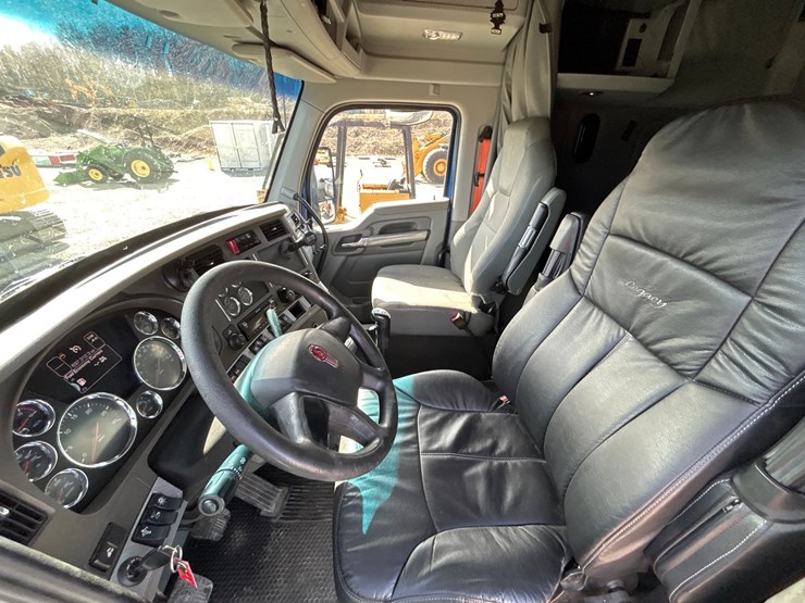 2018-kenworth-t680-image-63