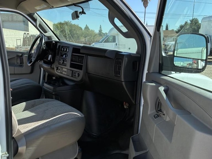 2021-gmc-3500-image-11