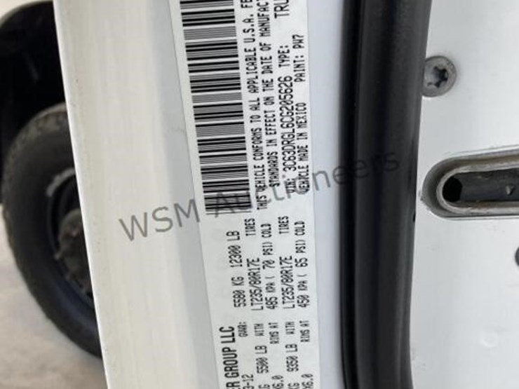 2012-dodge-3500-image-17