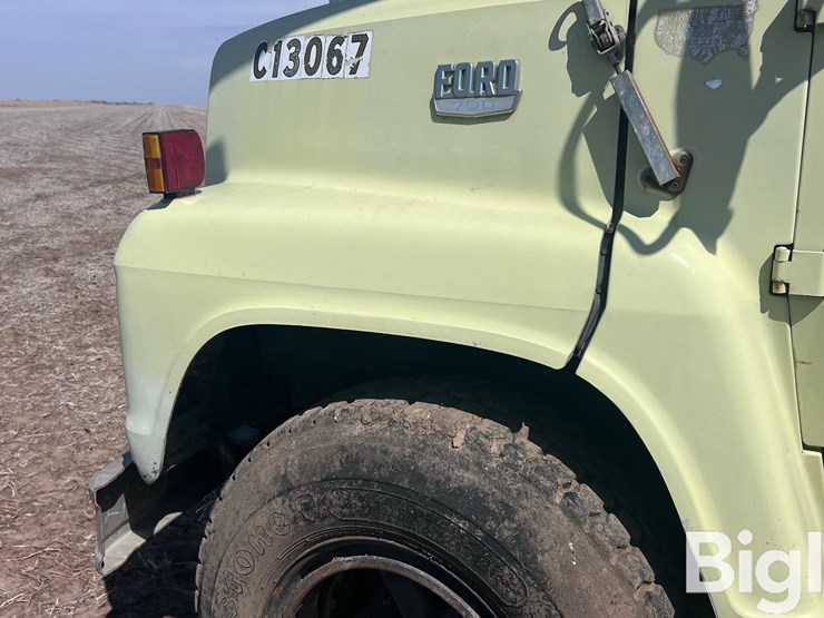 1976-ford-f700-image-20