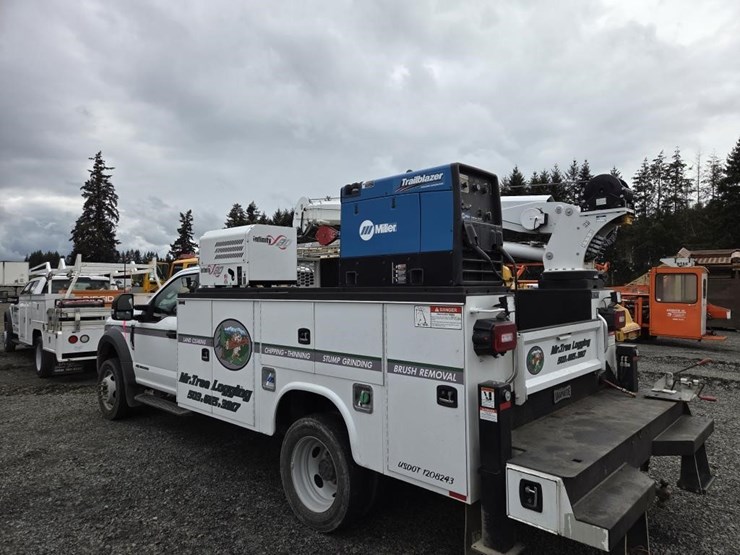 2022-ford-f550-image-5