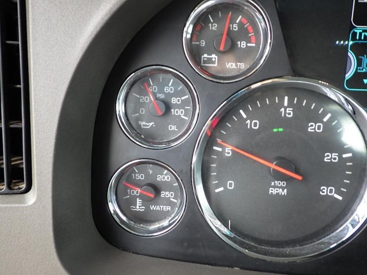 2019-kenworth-t880-image-92