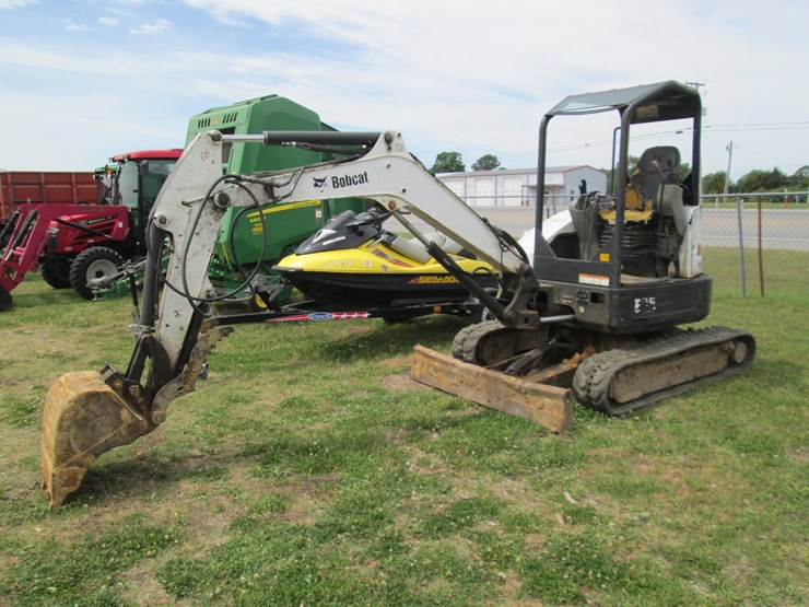 2016-bobcat-e35-image-1