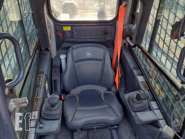 2022-deere-325g-image-10