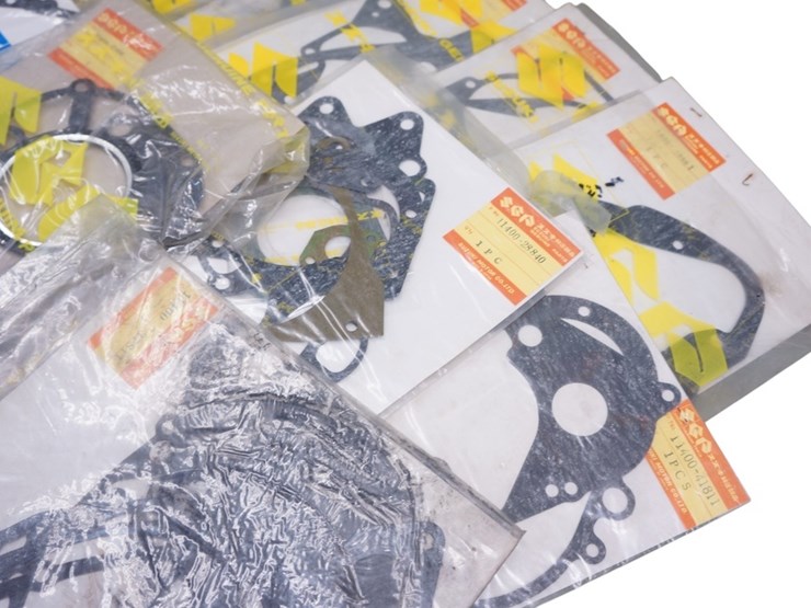 gaskets---suzuki-miscellaneous-parts-lot-image-2