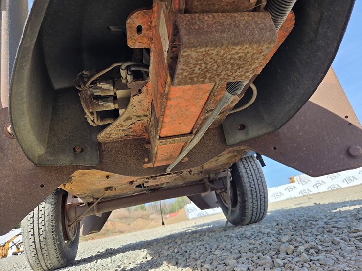 2010-jlg-t500j-image-38