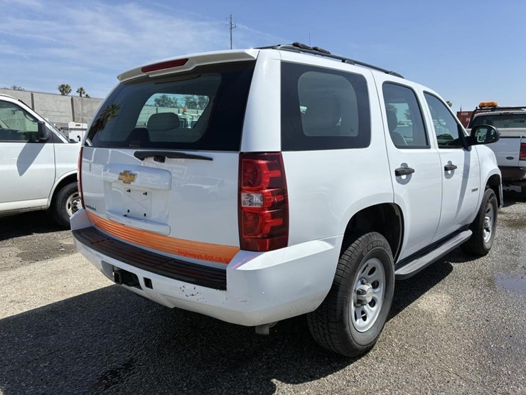 2014-chevrolet-tahoe-image-3