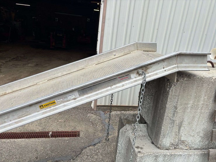 magliner-aluminum-walk-ramp-image-9