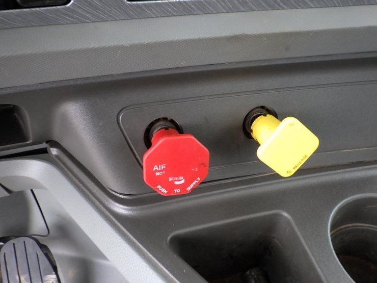 2019-kenworth-t880-image-106