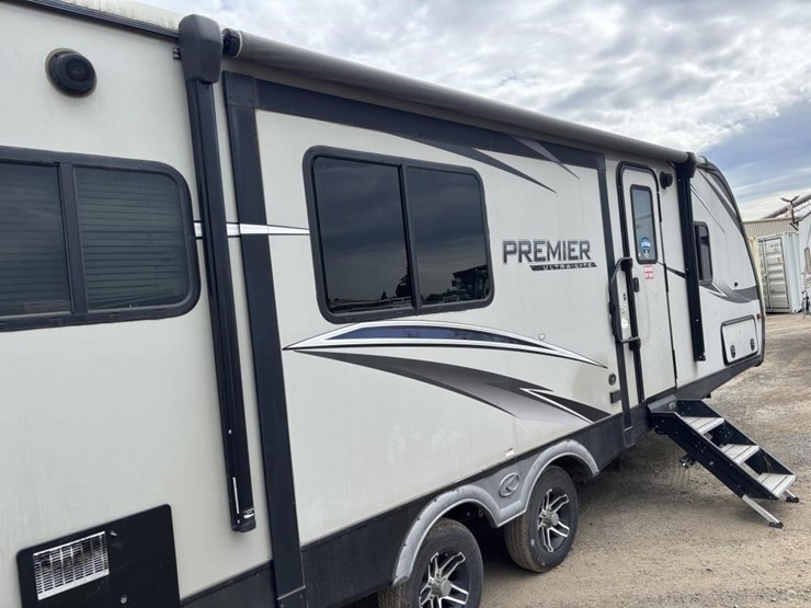 2020-premier-bl24rkpr20-travel-trailer-image-16
