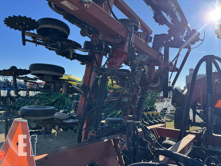 case-ih-2400-image-19