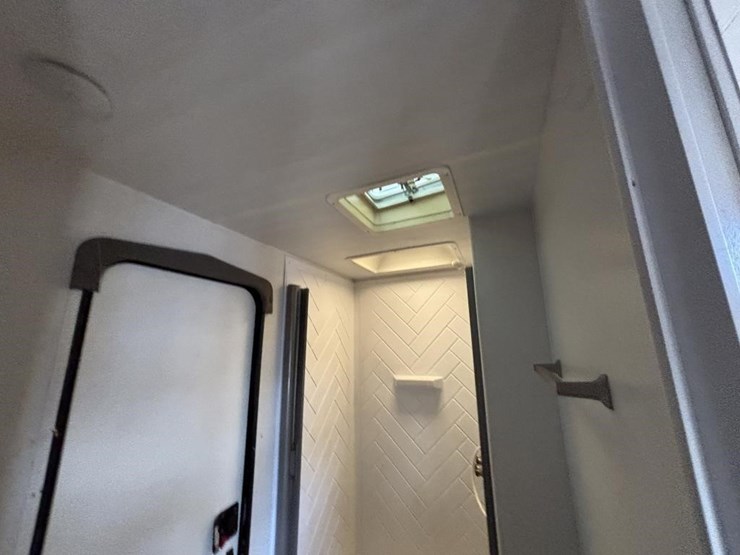 2020-wildwood-wdt26dbud-ca-travel-trailer-image-43