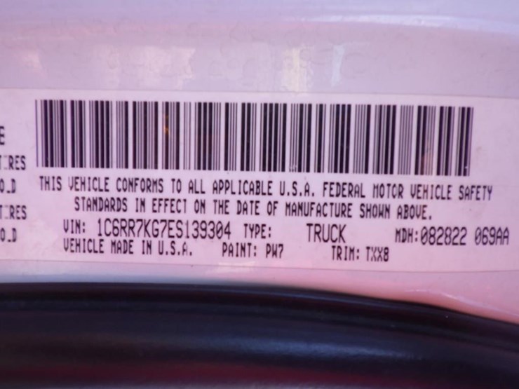 2014-dodge-1500-image-17