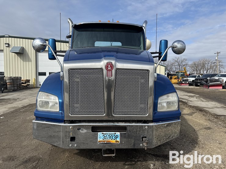 2016-kenworth-t880-image-2