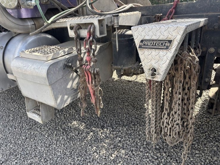 2000-peterbilt-378-image-24