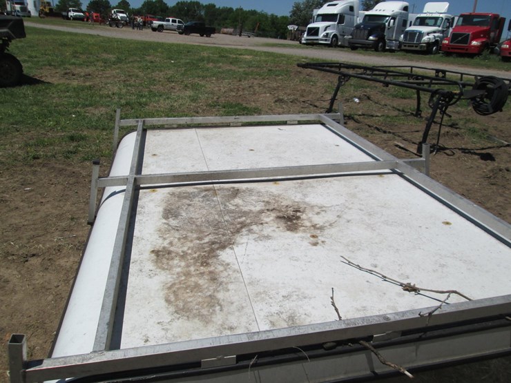 #36727-•-are-82"x72"-camper-shell-image-5