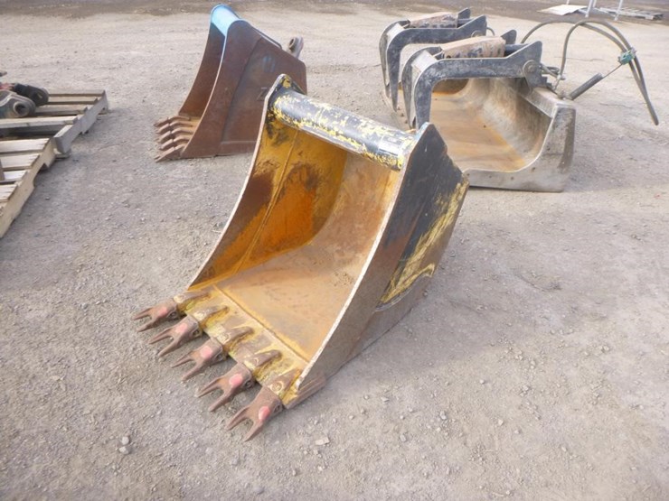 24"-excavator-bucket-w/teeth-image-1