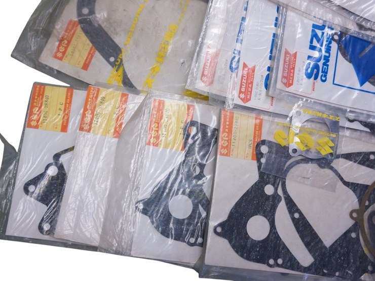 gaskets---suzuki-miscellaneous-parts-lot-image-5