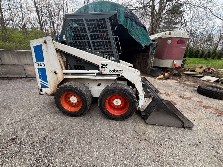 bobcat-743-image-1