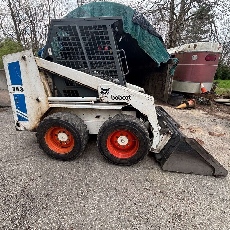 BOBCAT 743