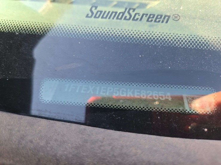 2016-ford-f150-xl-image-19