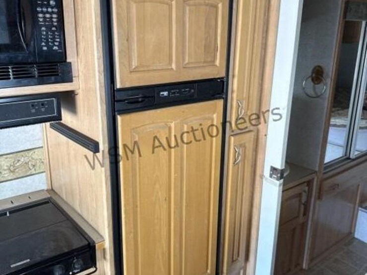 2005-thor-fury-toy-hauler-image-32